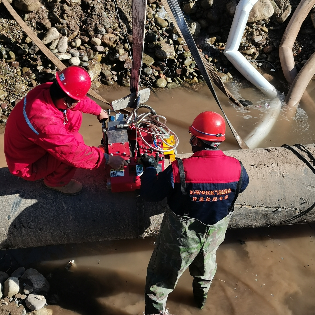 易沃克電動爬管機管道冷切割應用